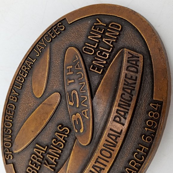 International Pancake Day Belt Buckle Liberal Kansas Olney England 1984 Vintage - Picture 3 of 10